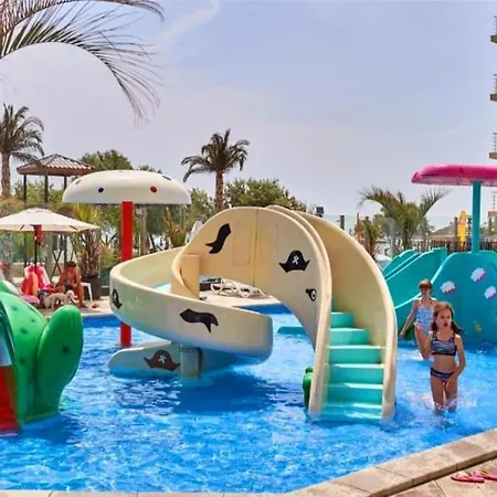 Seafront Jumeirah - Pool & 30 Metri De Plaja *