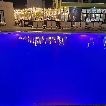 Seafront Jumeirah - Pool & 30 Metri De Plaja * Navodari