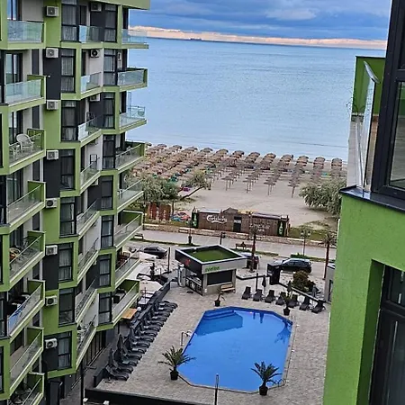 Apartment Seafront Jumeirah - Pool & 30 Metri De Plaja *