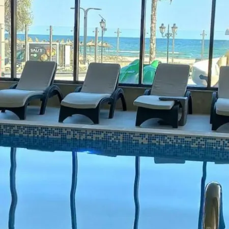 Apartment Seafront Jumeirah - Pool & 30 Metri De Plaja *
