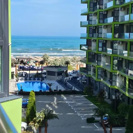 Seafront Jumeirah - Pool & 30 Metri De Plaja Năvodari