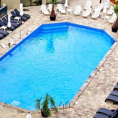 דירה Seafront Jumeirah - Pool & 30 Metri De Plaja