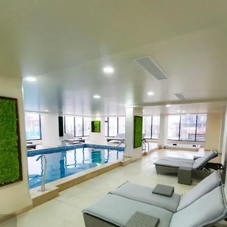 Seafront Jumeirah - Pool & 30 Metri De Plaja