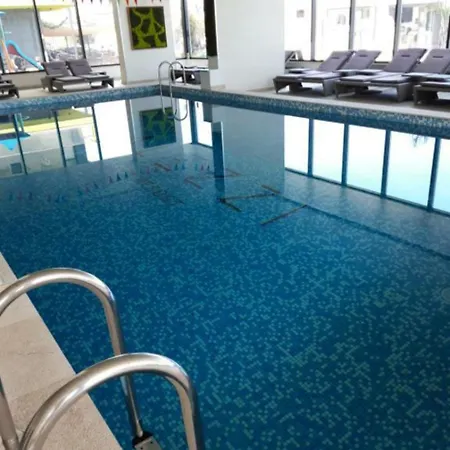 דירה Seafront Jumeirah - Pool & 30 Metri De Plaja
