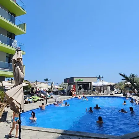 Seafront Jumeirah - Pool & 30 Metri De Plaja